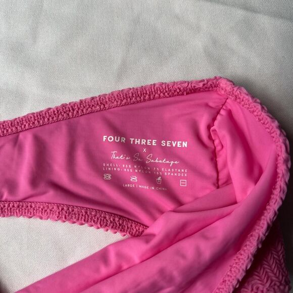 Four Three Seven x That’s So Sabotage Bandeau Crinkle Top in Pink - Picture 2 of 7